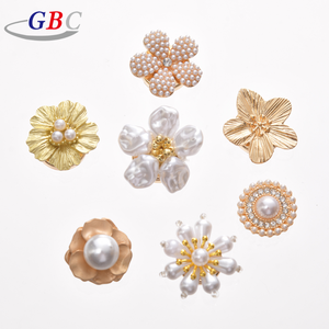 Wholesale Eco-Friendly Brass Rhinestone Flower Clip Buttons for Shirt Decorative Cufflinks