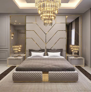 Pannelli di Sfondo di Lusso per Letto King Size, Set Camera da Letto di Alta Gamma, Mobili Italiani per Camera da Letto, Letto Imbottito in Tessuto - Product Image 1