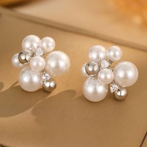 Boucles d'oreilles géométriques en zircon perlé de luxe français tendance de haute qualité avec ressort à aiguille plaqué or cuivre pour femmes Cadeau parfait - Product Image 5