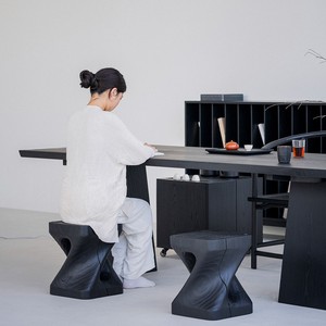 Tavolino <span class=keywords><strong>da</strong></span> Caffè e Sgabello Basso <span class=keywords><strong>in</strong></span> <span class=keywords><strong>Legno</strong></span> Massello Carbonizzato Nero Stile Wabi-Sabi Sanji, Arredamento per Soggiorno <span class=keywords><strong>in</strong></span> <span class=keywords><strong>Legno</strong></span> <span class=keywords><strong>Naturale</strong></span> - Product Image 3