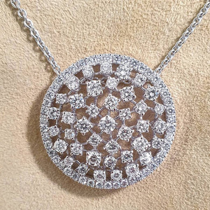 Ciondolo con Diamante in Oro Bianco, Taglio Brillante Rotondo, Colore D Naturale, Certificato GIA, Gioiello di Lusso per Matrimonio Femminile - Product Image 1