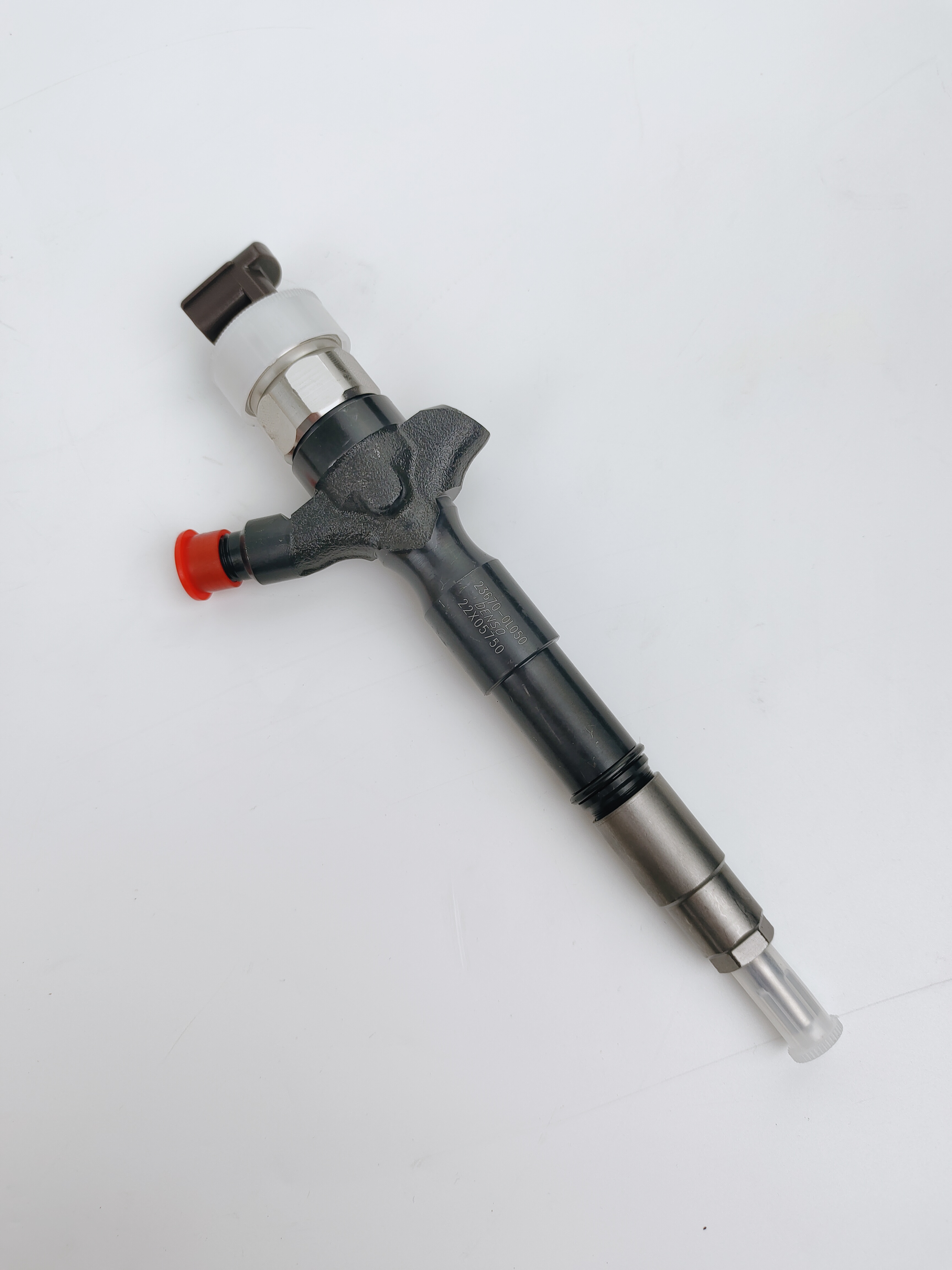 9709500-588 common rail injector 095000-5881 23670-30050  for TOYOTA 2KD-FTV diesel fuel injector 23670-30050 095000-5880