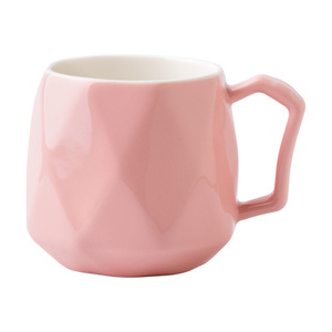 Taza de Café de Cerámica Moderna y Sencilla con Diseño de Diamante Tridimensional - Product Image 1