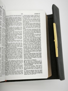 Biblia, la Biblia Más Pequeña con Cierre de Broche, Impresión de Libros - Product Image 2