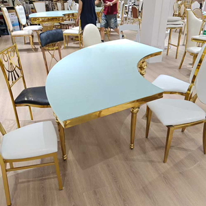 Tavolo Espositivo per Showroom, Base in Acciaio Inox Dorato, Piano in Vetro, Tavolo Campione per Matrimoni - Product Image 1