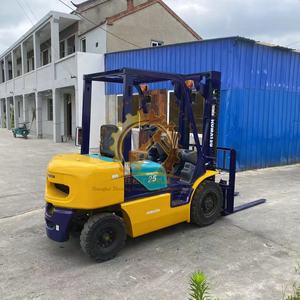 รถยกดีเซลสมรรถนะสูงสำหรับโรงงานผลิตและไซต์ก่อสร้าง รถยกดีเซล KUMATSU 2.5 ตันมือสอง - Product Image 2