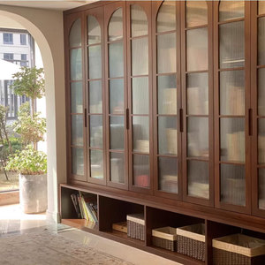 Estantería Moderna Personalizada de Madera de Nogal Negro/Cerezo <span class=keywords><strong>con</strong></span> Puertas de Vidrio para Sala de Estar, Estilo Influencer - Product Image 4