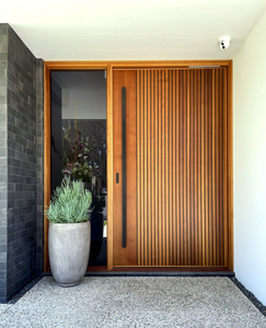 Porte d'entrée extérieure en bois de style grille, fabriquée sur mesure en Chine - Porte pivotante de sécurité pour <span class=keywords><strong>maison</strong></span>/appartement - Product Image 1