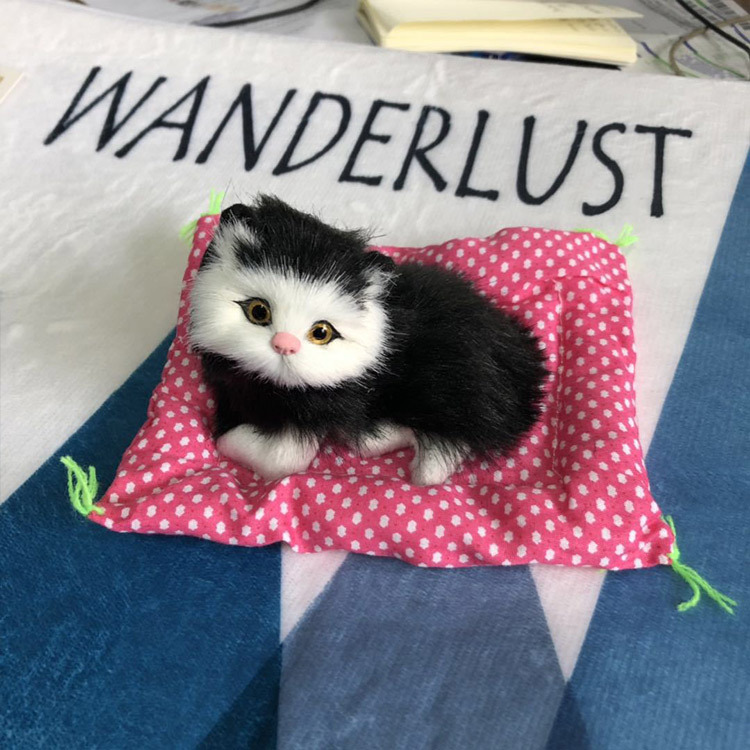 Articles cadeaux créatifs avec vocalisé simulation chat en peluche