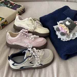 Baskets blanches chic et originales pour femme, chaussures de sport allemandes à double maille rose, baskets basses décontractées de style coréen - Product Image 2
