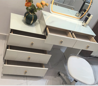 Coiffeuse moderne européenne en bois massif avec miroir et éclairage réglable, meuble de chambre avec rangement