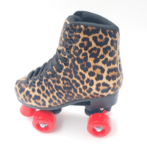 <span class=keywords><strong>Pattini</strong></span> <span class=keywords><strong>a</strong></span> <span class=keywords><strong>rotelle</strong></span> in pelle artificiale <span class=keywords><strong>pattini</strong></span> <span class=keywords><strong>a</strong></span> doppia linea donna uomo adulto bambini due linee <span class=keywords><strong>pattini</strong></span> <span class=keywords><strong>a</strong></span> <span class=keywords><strong>rotelle</strong></span> patine con 4 ruote Pat - Product Image 4