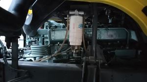 Tracteur à essieu simple HOWO 4x2 6 roues diesel de marque chinoise de premier plan, en excellent état de marche, prix compétitif - Product Image 6