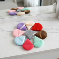 Vente en gros de houppettes à poudre triangulaires en velours doux pour le visage, personnalisables avec logo, pour outils de beauté et poudres fixatrices de maquillage