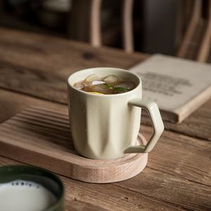 Tasse à café en céramique blanche et verte, style rétro japonais, avec logo personnalisé, faite à la main, en porcelaine miroir, pour café - Product Image 3