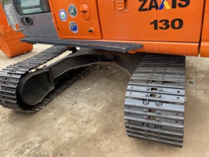 Excavadora Usada Importada de Japón, Hitachi ZX130, 90% Nueva, con Motor Potente para Agricultura - Product Image 5