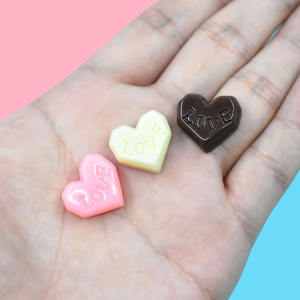 Cabujón de Resina con Forma de Corazón al Mejor Precio para Manualidades, Decoración de Casas de Muñecas, Comida en Miniatura y Fundas de Teléfono - Product Image 3