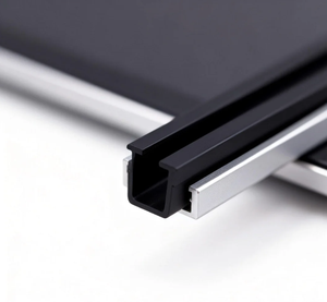Rail de glissière de rideau de voiture en forme de <span class=keywords><strong>U</strong></span> en plastique <span class=keywords><strong>Profil</strong></span> en plastique de rail en I <span class=keywords><strong>Profil</strong></span> en plastique en forme de flèche noire en <span class=keywords><strong>PVC</strong></span> - Product Image 2