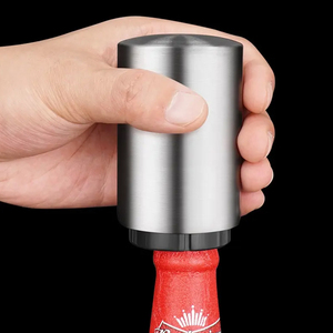 Apribottiglie Magnetico Automatico Personalizzabile in Metallo, Creativo e Portatile, per Vino, Birra e Bar Domestico - Product Image 3