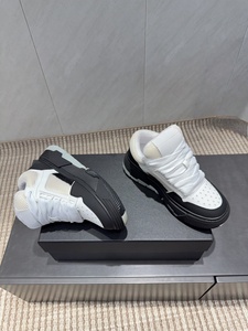 Chaussures Décontractées Tendance de Luxe pour Hommes et Femmes, Modèles Sportifs et de Marque, Collection 2026 – Meilleures Ventes - Product Image 3