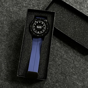 Montre à chiffres arabes Sabr, acier inoxydable, quartz à bille magnétique, bracelet en silicone, boucle magnétique, montre pour homme, montre de business - Product Image 5