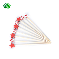 Piques à cocktail en bambou étoilées de 13 cm pour la décoration des fêtes du 4 juillet et des mariages