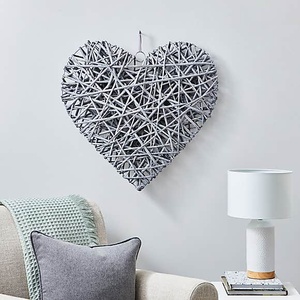 Decoración de mimbre en forma de corazón, artesanías de ratán Natural, decoración navideña colgante personalizada - Product Image 1