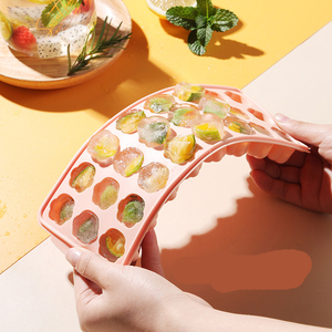 Gran oferta hogar DIY silicona cubo de hielo casero con tapa 24 rejilla gránulos de hielo molde de fondo suave garra de gato modelo de hielo en forma de corazón - Product Image 2