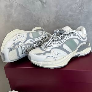 Chaussures de sport de luxe pour hommes et femmes, de haute qualité, respirantes, en mesh, pour la course à pied, chaussures de marche tendance et décontractées - Product Image 2