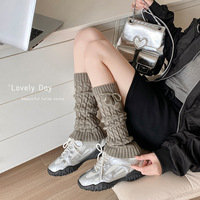 Nuevo diseño de invierno Cable tejer calcetines para botas calentadores de piernas inferiores negro blanco colores bola pequeña arco cadena decoración uso diario cuerpo puño