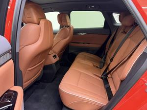 Cadillac OPTIQ : Design futuriste, espace intérieur spacieux, le SUV électrique de luxe moyen prêt pour tout voyage - Product Image 5