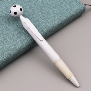 Stylo de football promotionnel, logo personnalisé, stylo à bille en forme de ballon de football, publicité d'<span class=keywords><strong>entreprise</strong></span> unique, accessoires pour fans - Product Image 2