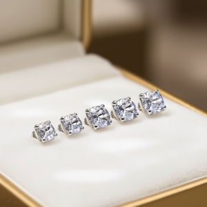 Orecchini a perno E1370 con cristalli e strass 7x7mm, montatura a griffe, gioielli classici unisex - Product Image 2