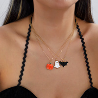 Parure de bijoux émaillés Halloween : Collier pendentif fantôme, citrouille, chauve-souris, bague et boucles d'oreilles clous, ton doré, cadeau mignon pour femmes et filles