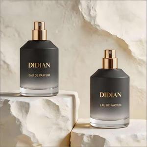 Flacon <span class=keywords><strong>de</strong></span> <span class=keywords><strong>parfum</strong></span> en verre <span class=keywords><strong>de</strong></span> luxe personnalisé, vide, noir, avec pulvérisateur à pompe rond en ambre, 30ml, 50ml, 100ml, avec bouchons en bois - Product Image 3