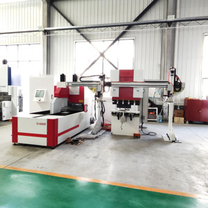 Máy uốn kim loại ngang trung tâm uốn cho uốn kim loại hiệu quả - Product Image 1