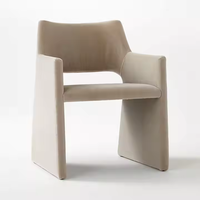 Meubles de maison rembourrés modernes de haute qualité coussin de conception créative nordique chaise de salle à manger en tissu à cadre en bois avec bras