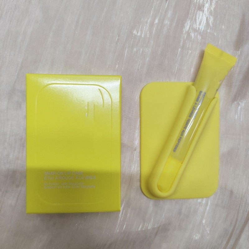 lemontini with lip gloss  white