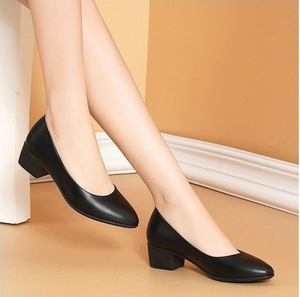 Zapatos <span class=keywords><strong>de</strong></span> Trabajo <span class=keywords><strong>de</strong></span> Cuero Suave y Suela Blanda para Azafatas, Color Negro - Product Image 2