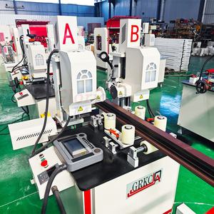 เครื่องเลื่อยตัดองศาแบบเลื่อนสองด้าน รุ่นใหม่ คุณภาพเยี่ยม สำหรับทำหน้าต่างและประตูอลูมิเนียม พร้อมระบบ PLC สำหรับตัด UPVC/PVC - Product Image 4