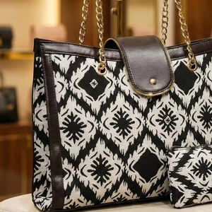 Bolsos de Mano de Poliéster Abiertos y Portátiles, Resistentes al Agua, con Diseño Floral de Medianoche, Elegancia Premium, Precio al por Mayor - Product Image 2