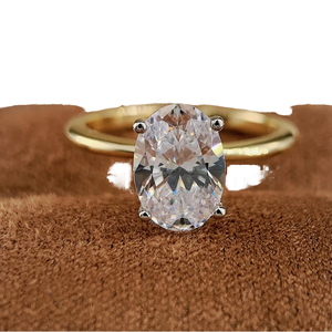 แหวนแต่งงานแบบโซลิแทร์ทรงวงรีวินเทจประดับโมอิสซาไนต์จำลอง ระดับพรีเมียมหรูหรา ได้รับการรับรองจาก GRA สองสี - Product Image 1