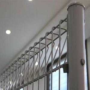 Clôture BRC galvanisée à chaud avec revêtement en poudre, revêtement en PVC vert, clôture à bord roulé pour la défense des bâtiments - Product Image 6