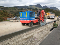 Slipform Concrete Kerb Machine With Remote Operation