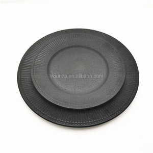 Vajilla de Porcelana de Color Negro Esmaltado, Moderna, Ecológica <span class=keywords><strong>y</strong></span> de Lujo para Restaurante, Plato de Cena con Borde de Textura Pintado a Mano - Product Image 3