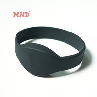 Bracelet en silicone 13.56MHZ RFID avec mini étiquette à puce NFC NTAG 213 pour bracelet intelligent d'événements hôteliers