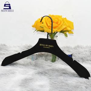 로고가 인쇄된 플로킹 의류 코트 바지 정장용 블랙 벨벳 옷걸이 - Product Image 2