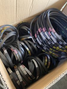 Siyah v-kayışı <span class=keywords><strong>B</strong></span> tipi üçgen şanzıman konveyör kauçuk bant kesme işleme hizmeti ile - Product Image 5