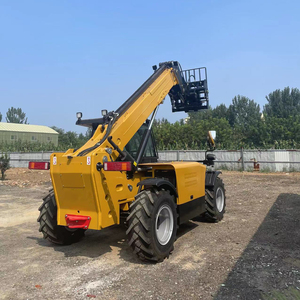 Chariot télescopique YCMG multi-usage avec moteur Perkins, certifié CE ISO EURO5, capacité de 3 tonnes, portée de 7 m, 4 roues motrices, pour terrains accidentés - Product Image 3