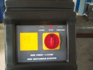 Machine de réparation de jantes de style nouveau 2026 avec polissage - Product Image 4